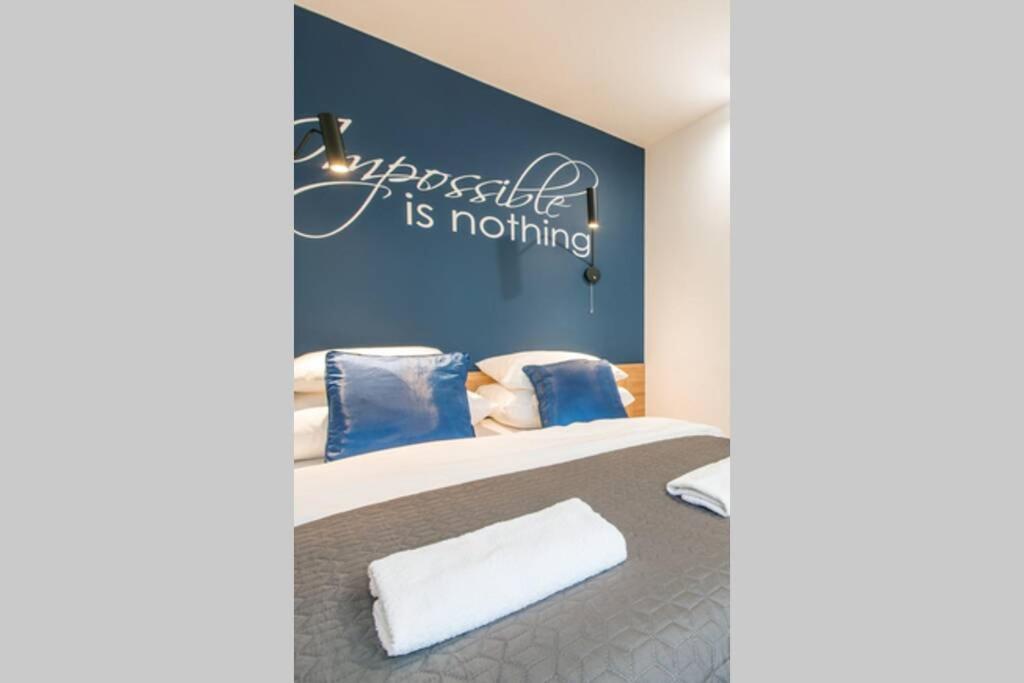 Rondo Onz P&O Serviced Apartments Varsovia Exterior foto