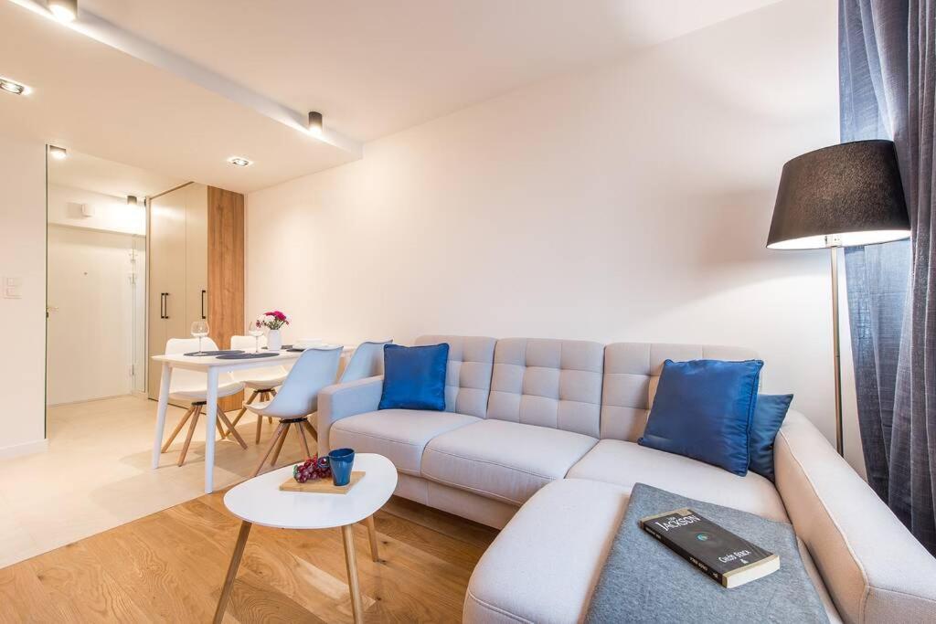 Rondo Onz P&O Serviced Apartments Varsovia Exterior foto