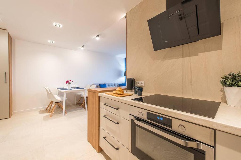 Rondo Onz P&O Serviced Apartments Varsovia Exterior foto